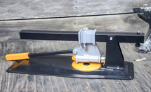 Cargar imagen en el visor de la galería, Colocador de corcholatas Anvil